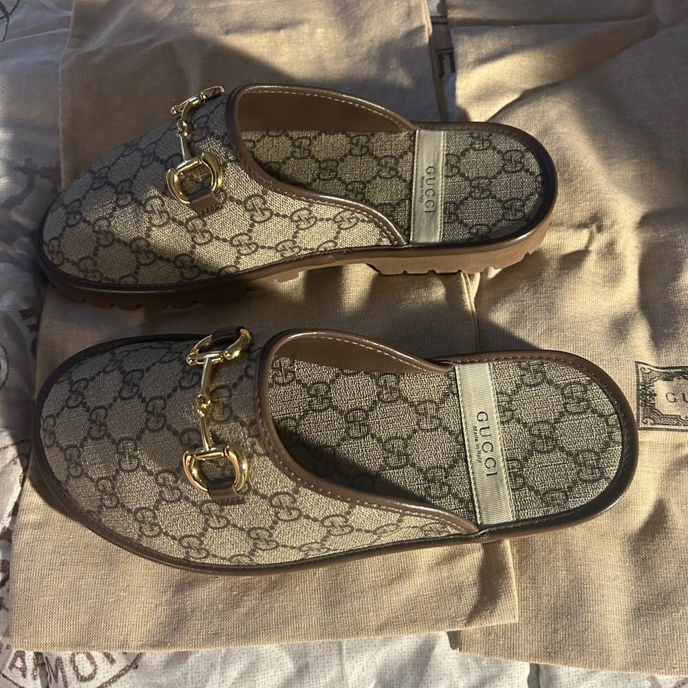 Men’s Gucci slides - Picture 3 of 6